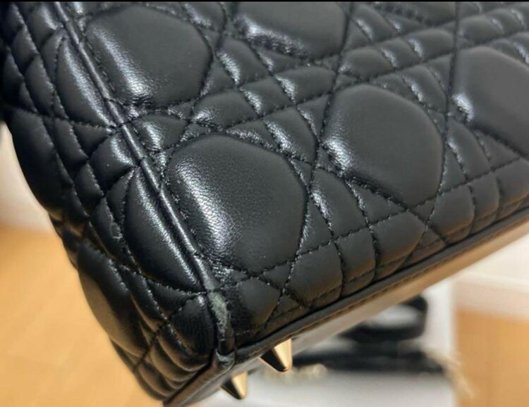 ディオール  （ブランドバッグ）の商品画像 - 査定依頼日：2025年3月26日 - 最高査定価格：400,000円