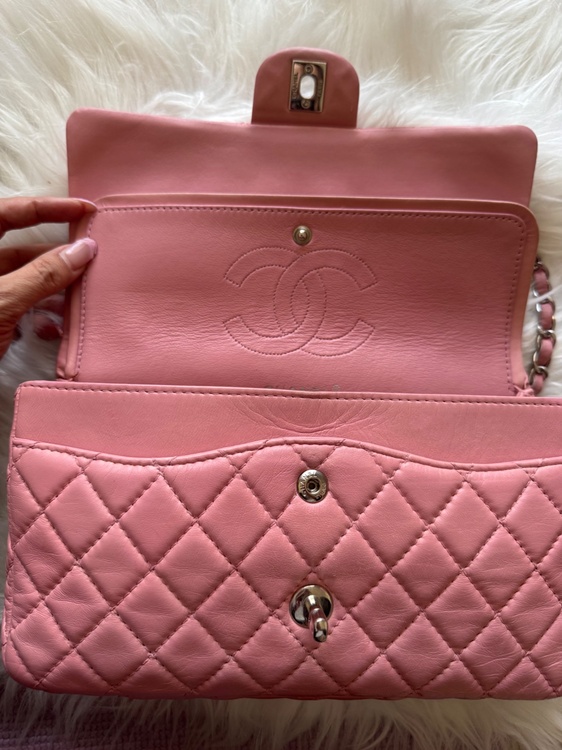 CHANEL マトラッセ25 ピンク　12番台（ブランドバッグ）の商品画像 - 査定依頼日：2026年10月7日 - 最高査定価格：800,000円