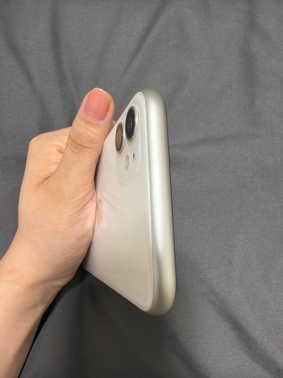 iPhone11 128GB docomo（スマホ）の商品画像 - 査定依頼日：2026年5月12日 - 最高査定価格：21,000円