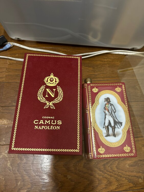 CAMUS NAPOLEON（お酒）の商品画像 - 査定依頼日：2025年3月2日 - 最高査定価格：3,500円