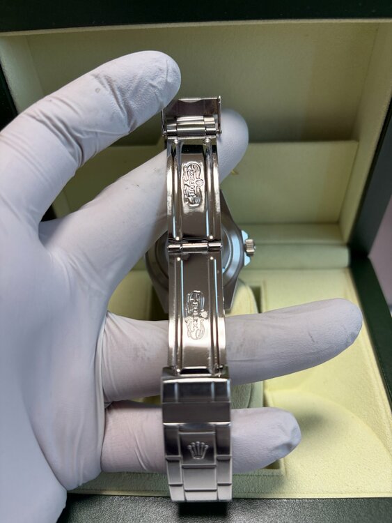 ロレックス サブマリーナー v244**（高級時計）の商品画像 - 査定依頼日：2026年4月1日 - 最高査定価格：1,600,000円