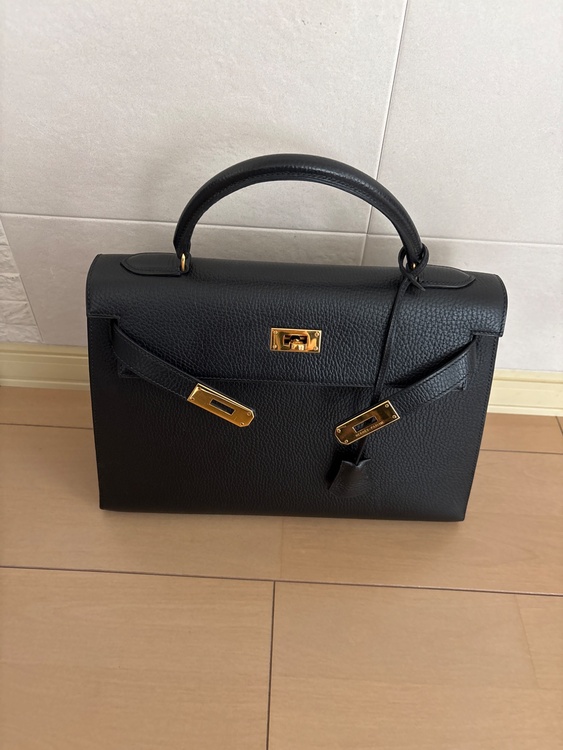 黒、32センチ（ブランドバッグ）の商品画像 - 査定依頼日：2026年2月28日 - 最高査定価格：1,500,000円