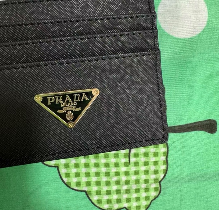 プラダ  （ブランドバッグ）の商品画像 - 査定依頼日：2025年9月6日 - 最高査定価格：27,000円