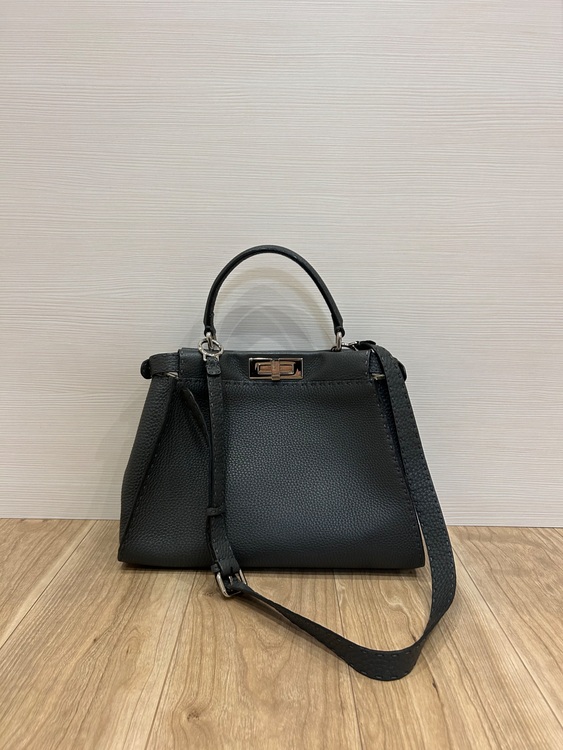 フェンディ  （ブランドバッグ）の商品画像 - 査定依頼日：2025年10月14日 - 最高査定価格：230,000円