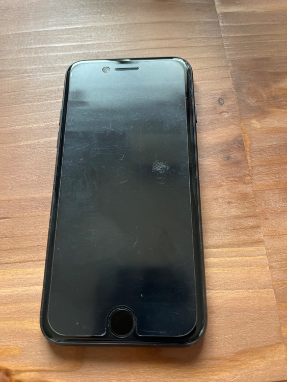 iPhone7（スマホ）の商品画像 - 査定依頼日：2026年3月8日 - 最高査定価格：1,500円