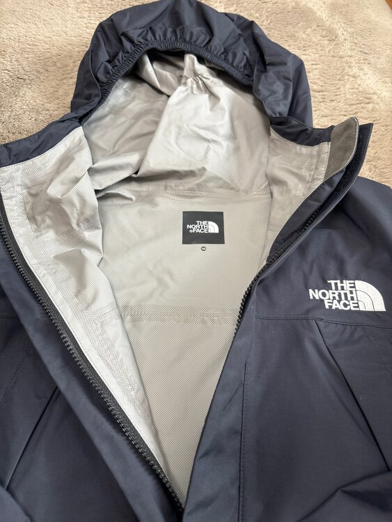 ノースフェイス（古着・ファッション）の商品画像 - 査定依頼日：2025年1月24日 - 最高査定価格：3,000円