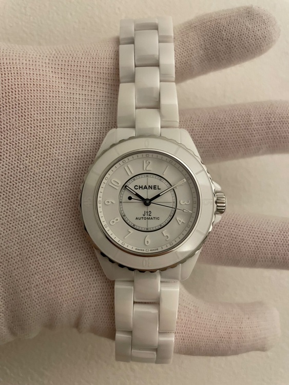 シャネル J12 H6186（高級時計）の商品画像 - 査定依頼日：2025年6月9日 - 最高査定価格：530,000円