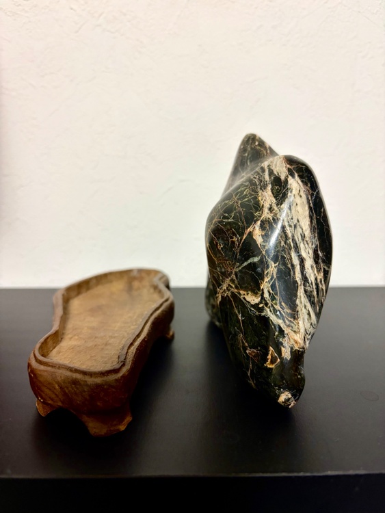 鑑賞石（美術品・骨董品）の商品画像 - 査定依頼日：2026年4月13日 - 最高査定価格：1,000円