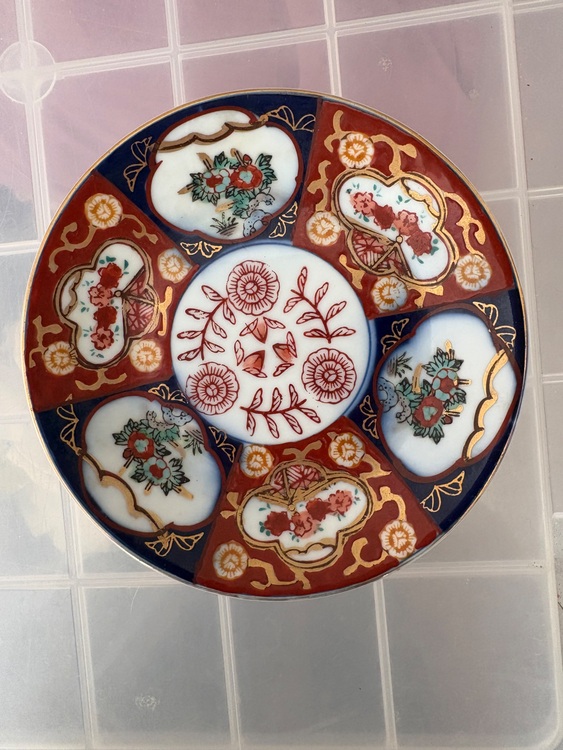 古い皿（食器）の商品画像 - 査定依頼日：2025年11月17日 - 最高査定価格：4,000円