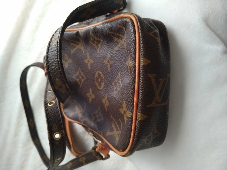 ショルダーバック（ブランドバッグ）の商品画像 - 査定依頼日：2026年3月23日 - 最高査定価格：42,000円