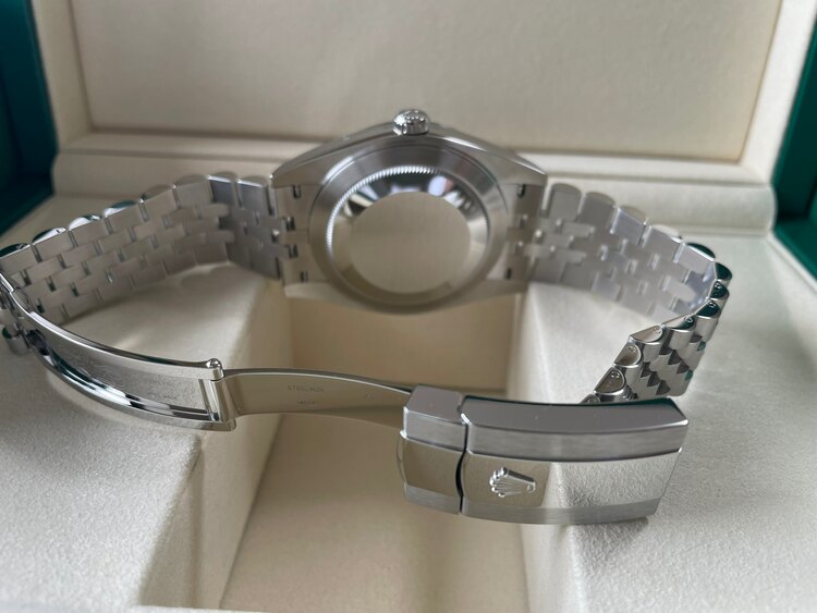 ロレックス デイトジャスト 126300（高級時計）の商品画像 - 査定依頼日：2025年4月11日 - 最高査定価格：1,630,000円