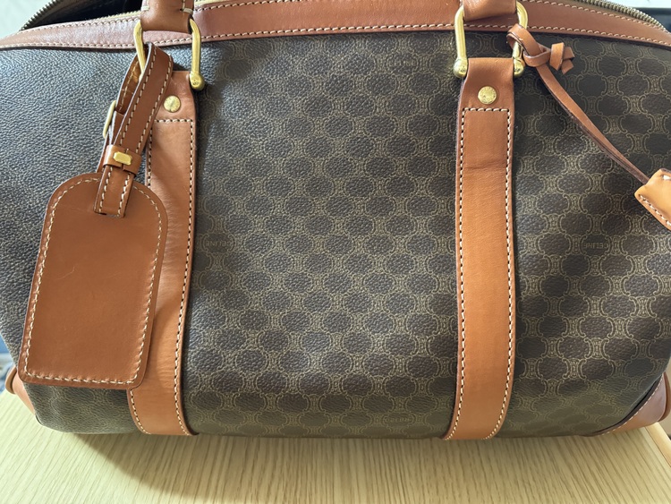 セリーヌ  （ブランドバッグ）の商品画像 - 査定依頼日：2024年12月24日 - 最高査定価格：40,000円