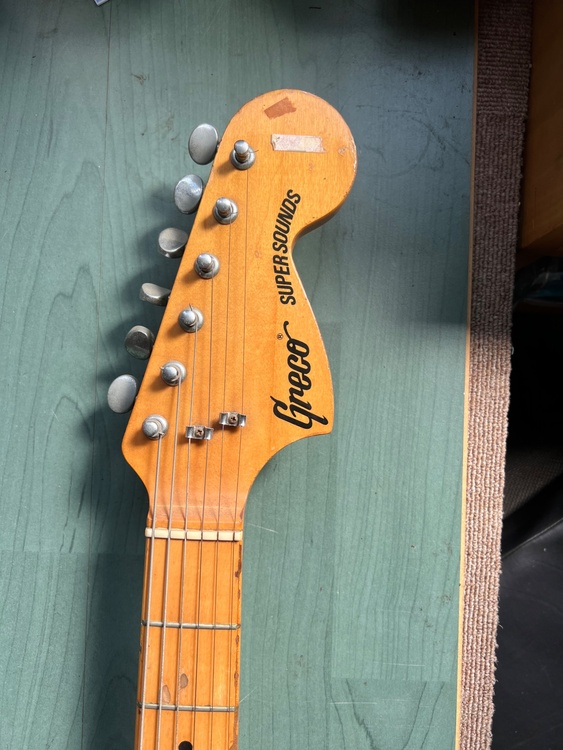 ストラトキャスター（ピアノ・楽器・PA機材）の商品画像 - 査定依頼日：2026年3月21日 - 最高査定価格：21,000円