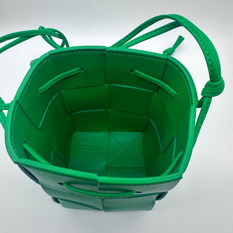 カセットミニ（ブランドバッグ）の商品画像 - 査定依頼日：2025年9月17日 - 最高査定価格：60,000円