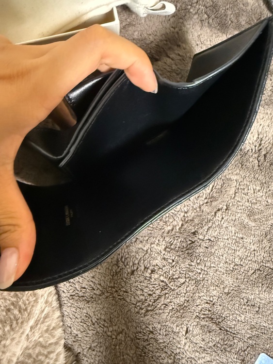 イブサンローラン  （ブランドバッグ）の商品画像 - 査定依頼日：2025年6月17日 - 最高査定価格：50,000円