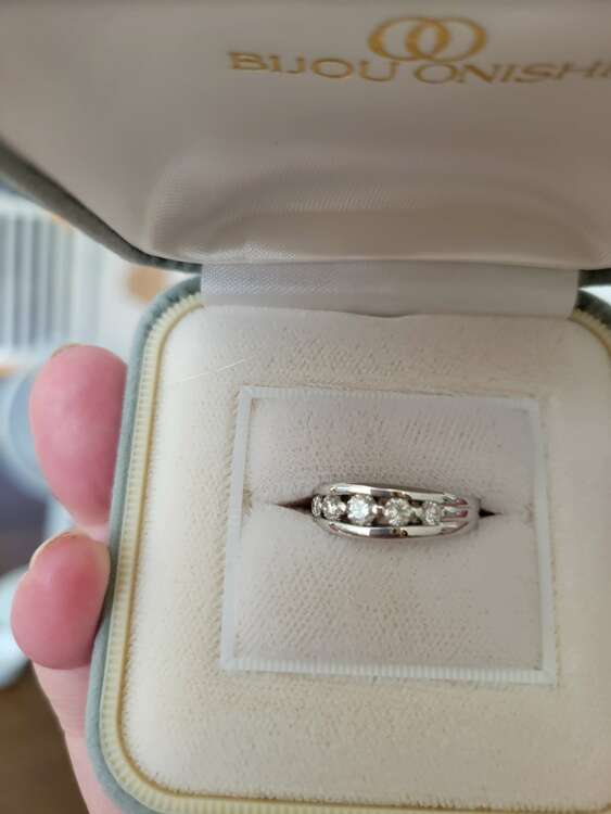 Pt900リング（宝石）の商品画像 - 査定依頼日：2024年11月21日 - 最高査定価格：40,000円