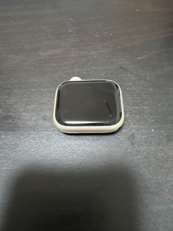 Apple Watch Series 7 (GPS)（高級時計）の商品画像 - 査定依頼日：2025年9月28日 - 最高査定価格：5,000円