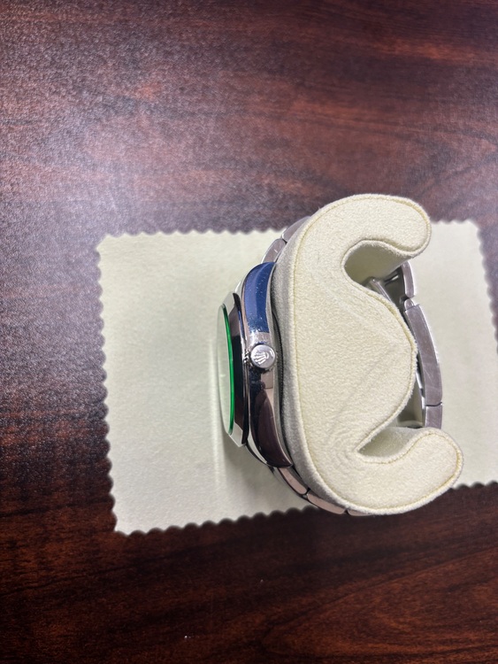 ロレックス ミルガウス 116400G（高級時計）の商品画像 - 査定依頼日：2025年8月5日 - 最高査定価格：1,350,000円