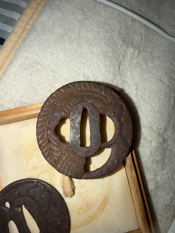 日本刀鍔（美術品・骨董品）の商品画像 - 査定依頼日：2025年12月30日 - 最高査定価格：100,000円