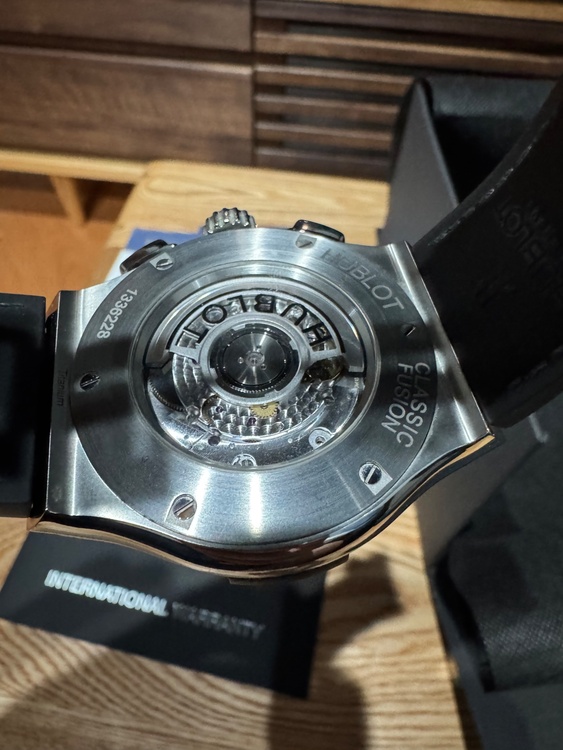 ウブロ クラシックフュージョン 521.NX.7071.L（高級時計）の商品画像 - 査定依頼日：2026年4月1日 - 最高査定価格：750,000円