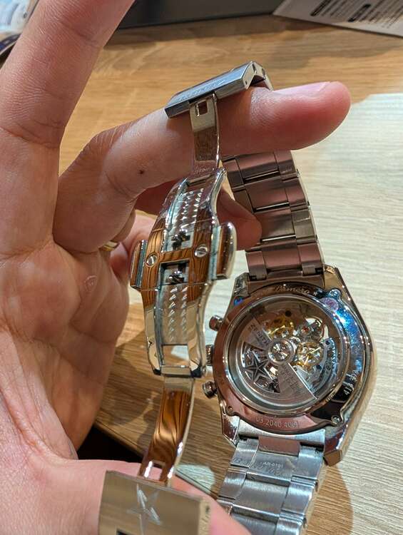 ゼニス エルプリメロ 03.2040.4061/01.M2040（高級時計）の商品画像 - 査定依頼日：2025年2月8日 - 最高査定価格：550,000円