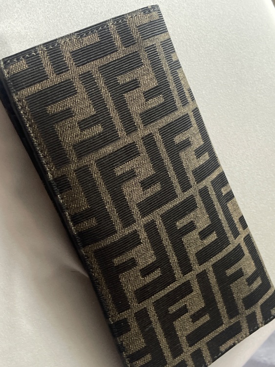 フェンディ  （ブランドバッグ）の商品画像 - 査定依頼日：2025年11月12日 - 最高査定価格：35,000円