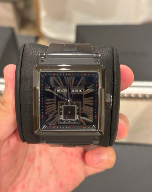 ロジェ・デュブイ その他 （高級時計）の商品画像 - 査定依頼日：2025年5月20日 - 最高査定価格：750,000円