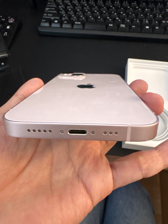 iPhone iPhone 13 128GB SIMフリー（スマホ）の商品画像 - 査定依頼日：2026年8月15日 - 最高査定価格：34,000円