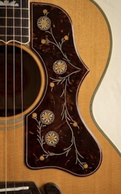 SJ-200 Original (Antique Natural)（ピアノ・楽器・PA機材）の商品画像 - 査定依頼日：2026年4月16日 - 最高査定価格：310,000円