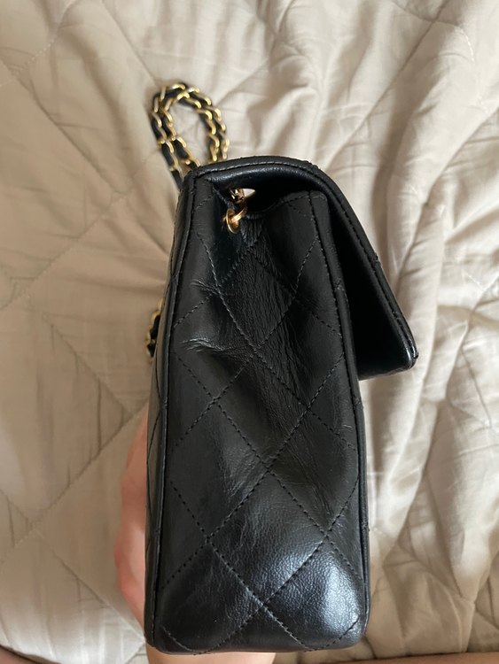 ミニマトラッセラムスキンチェーンショルダーバッグ（ブランドバッグ）の商品画像 - 査定依頼日：2022年9月5日 - 最高査定価格：240,000円