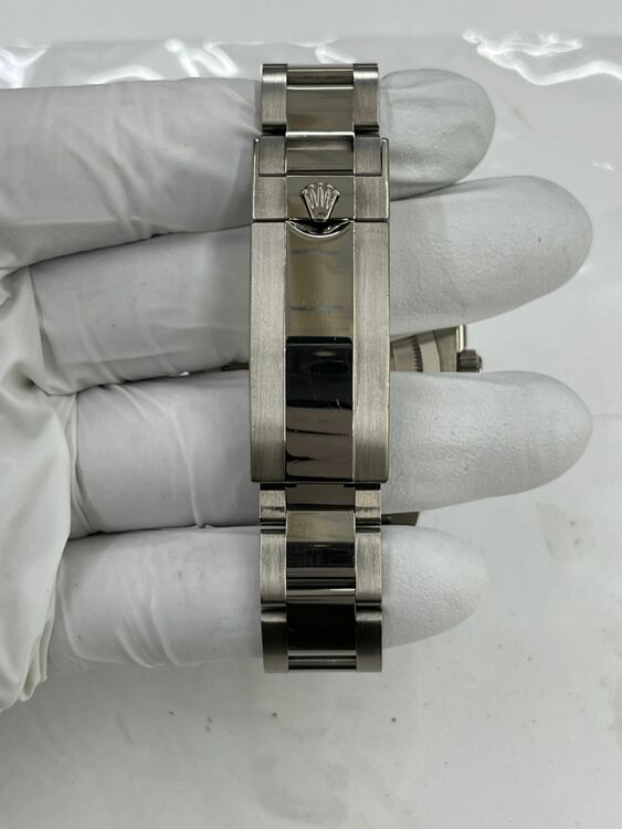 ロレックス サブマリーナー 116619LB（高級時計）の商品画像 - 査定依頼日：2025年7月29日 - 最高査定価格：4,400,000円