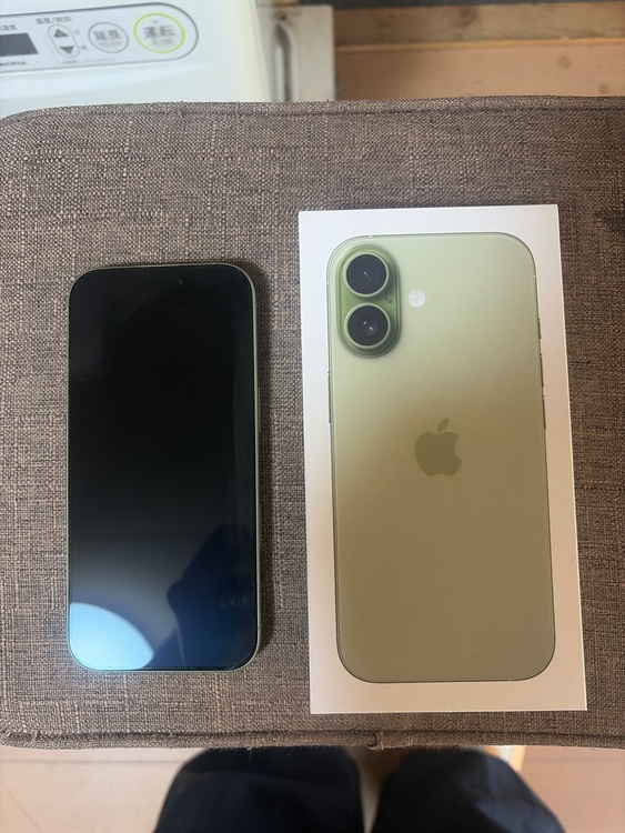 iPhone 17 512GB au（スマホ）の商品画像 - 査定依頼日：2026年5月2日 - 最高査定価格：100,000円