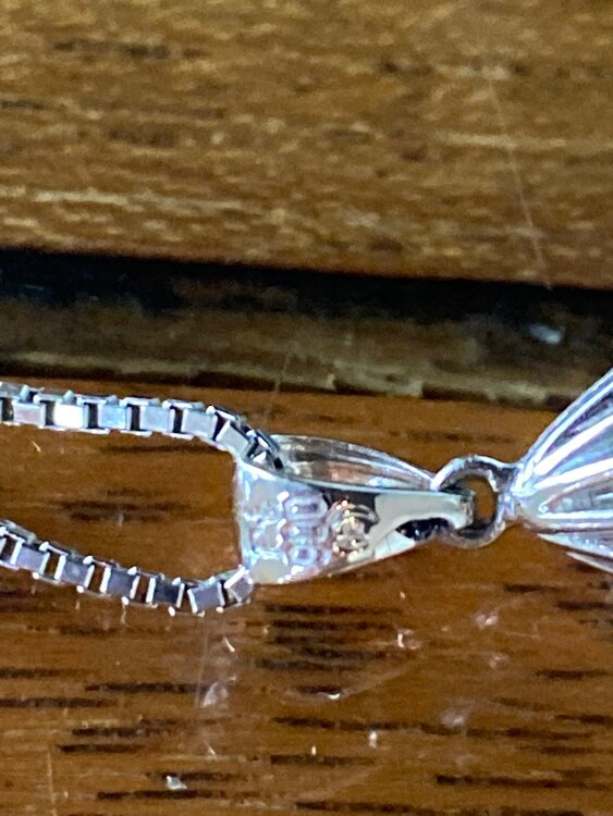 田崎真珠 南洋パール プラチナ900ネックレス ダイヤ付き（宝石）の商品画像 - 査定依頼日：2025年4月8日 - 最高査定価格：25,000円