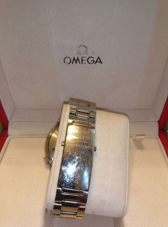 オメガ シーマスター 300ぷろふぇ（高級時計）の商品画像 - 査定依頼日：2025年5月31日 - 最高査定価格：240,000円