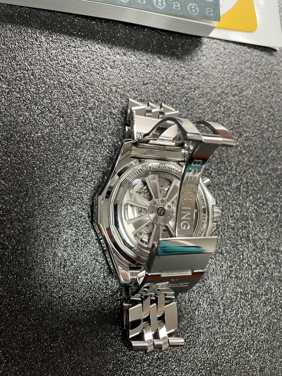 ベントレー B04 GMT (Bentley B04 GMT)（高級時計）の商品画像 - 査定依頼日：2026年2月13日 - 最高査定価格：720,000円