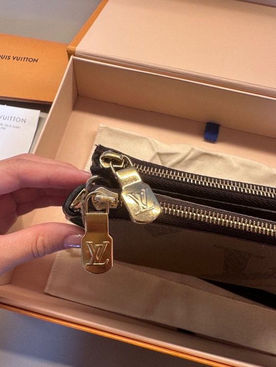 ルイ・ヴィトン M69203 モノグラム・ジャイアント リバース モノグラム ポ（ブランドバッグ）の商品画像 - 査定依頼日：2025年10月2日 - 最高査定価格：150,000円