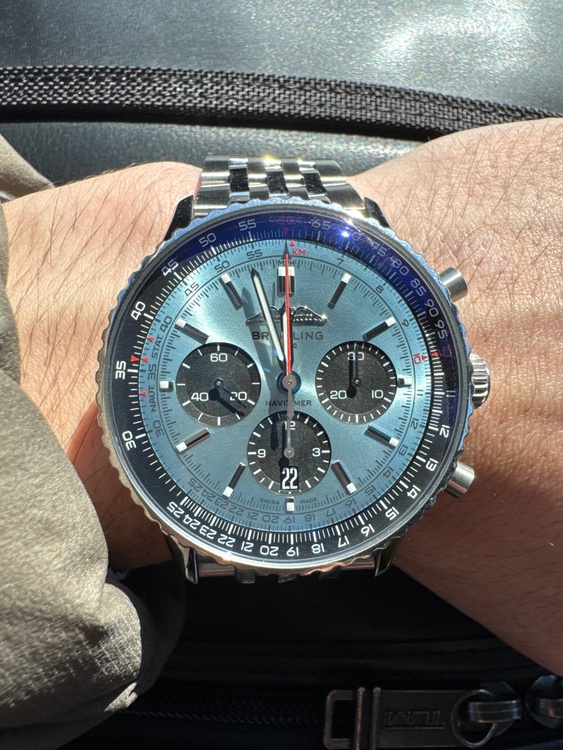 NAVITIMER B01 CHRONOGRAPH 43（高級時計）の商品画像 - 査定依頼日：2026年10月22日 - 最高査定価格：770,000円
