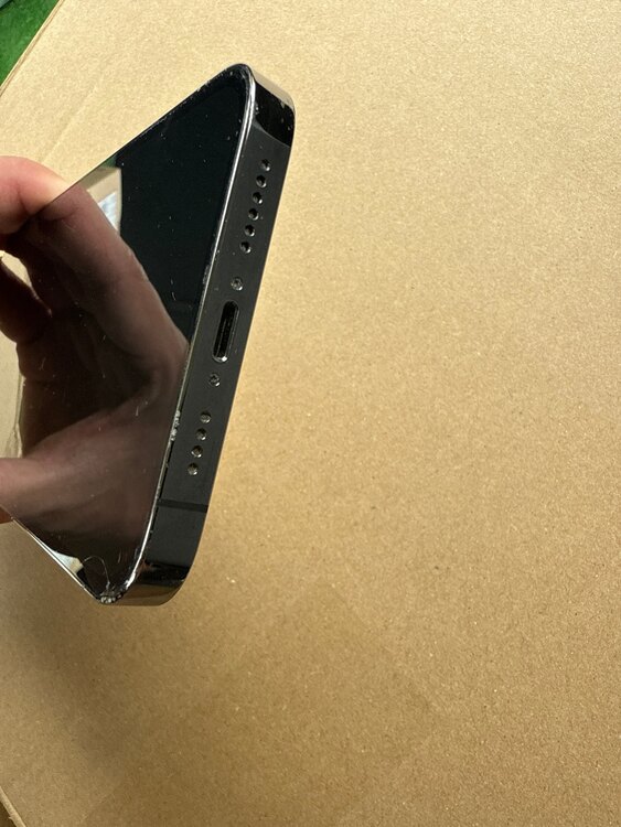 iPhone13promax（スマホ）の商品画像 - 査定依頼日：2025年3月13日 - 最高査定価格：21,000円