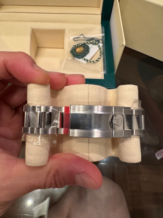 ロレックス GMTマスター 116710BLNr（高級時計）の商品画像 - 査定依頼日：2025年6月25日 - 最高査定価格：2,300,000円