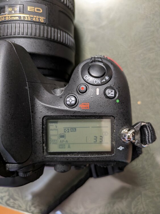 D600 24-85VRキット箱説明書付き（カメラ）の商品画像 - 査定依頼日：2026年9月11日 - 最高査定価格：32,000円