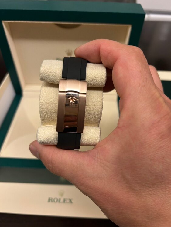 ロレックス スカイドゥエラー （高級時計）の商品画像 - 査定依頼日：2025年1月7日 - 最高査定価格：6,270,000円