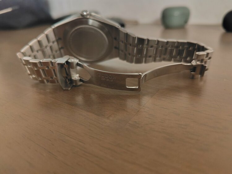 チューダー その他 ロイヤル 41mm（高級時計）の商品画像 - 査定依頼日：2026年1月26日 - 最高査定価格：320,000円