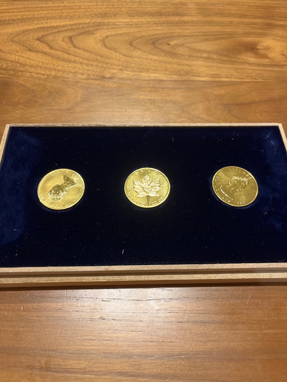メイプルリーフ（金・貴金属）の商品画像 - 査定依頼日：2025年12月12日 - 最高査定価格：2,145,000円