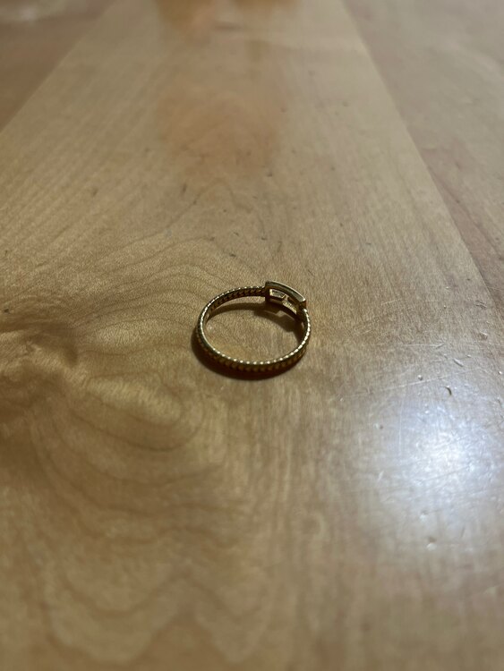 フェンディ  （ブランドバッグ）の商品画像 - 査定依頼日：2025年1月6日 - 最高査定価格：12,000円