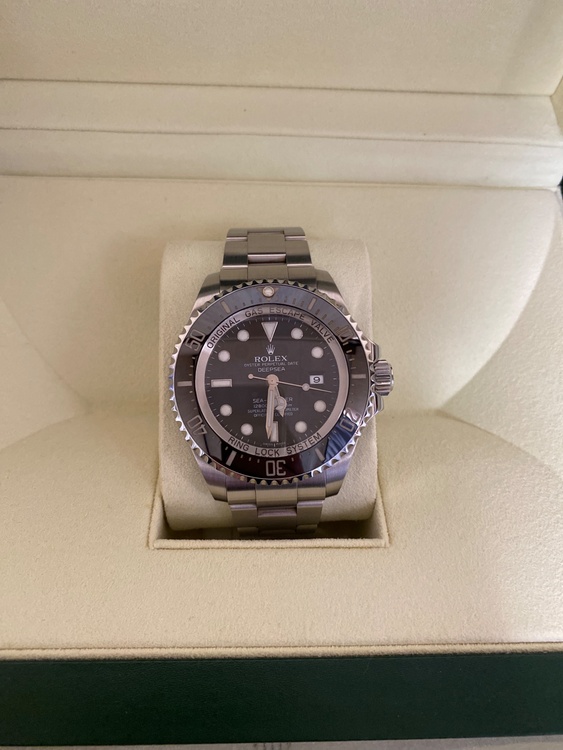 ロレックス シードゥエラー 11666（高級時計）の商品画像 - 査定依頼日：2026年3月12日 - 最高査定価格：1,450,000円