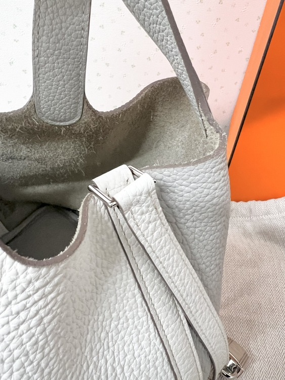 PM ◻︎P刻印（ブランドバッグ）の商品画像 - 査定依頼日：2026年3月15日 - 最高査定価格：300,000円