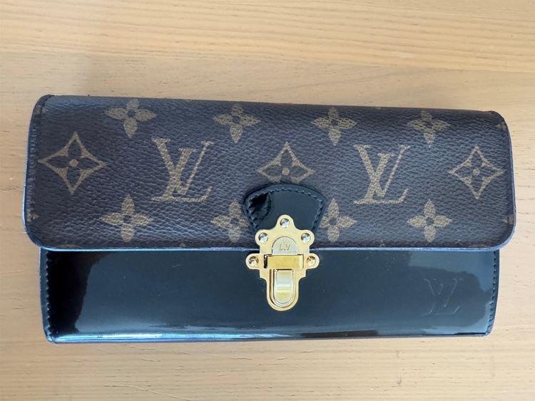 ポルトフォイユ・チェリーウッド 製品番号： M62558（ブランド財布・小物）の商品画像 - 査定依頼日：2025年7月24日 - 最高査定価格：20,000円