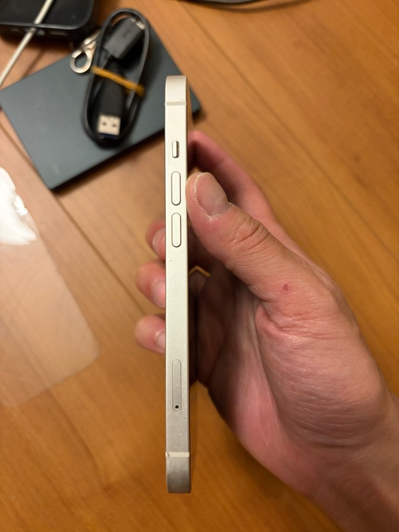 iPhone iPhone 14 128GB SIMフリー（スマホ）の商品画像 - 査定依頼日：2026年10月11日 - 最高査定価格：39,000円
