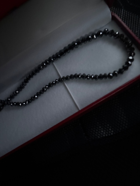 ブラックダイヤモンドネックレス（金・貴金属）の商品画像 - 査定依頼日：2026年2月5日 - 最高査定価格：15,000円