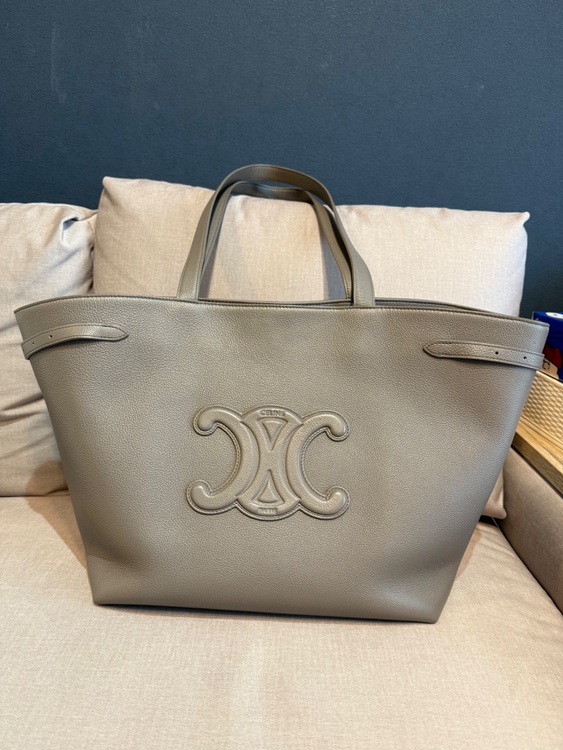 セリーヌ  （ブランドバッグ）の商品画像 - 査定依頼日：2026年2月9日 - 最高査定価格：210,000円